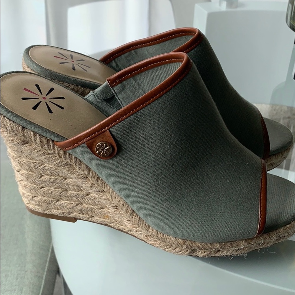 Isaac Mizrahi wedges